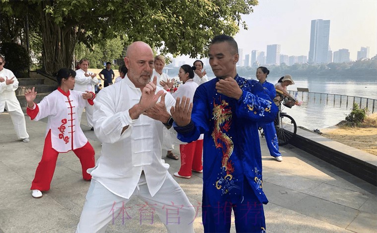 中美青年武术爱好者榕城切磋交流 中美青年武术爱好者榕城切磋交流