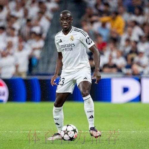 阿斯:皇马无意续约33岁阿拉巴 他可能踢中场 阿斯:皇马无意续约33岁阿拉巴 他可能踢中场